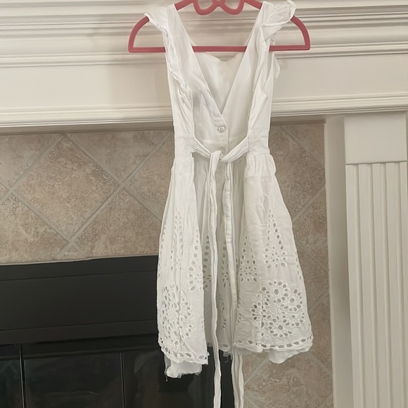 Girls white dress - Picture 3 of 3